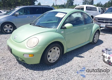 2002 Volkswagen New Beetle Gls z USA, uszkodzony, nr VIN 3VWCB21C42M447150